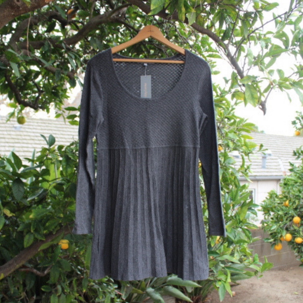 NEW DAISY FUENTES FIT AND FLARE SWEATER DRESS GRAY